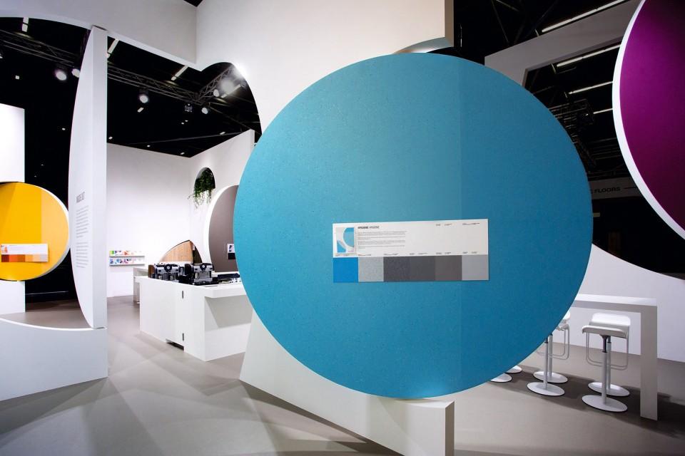 企業(yè)產(chǎn)品展廳設計效果圖6